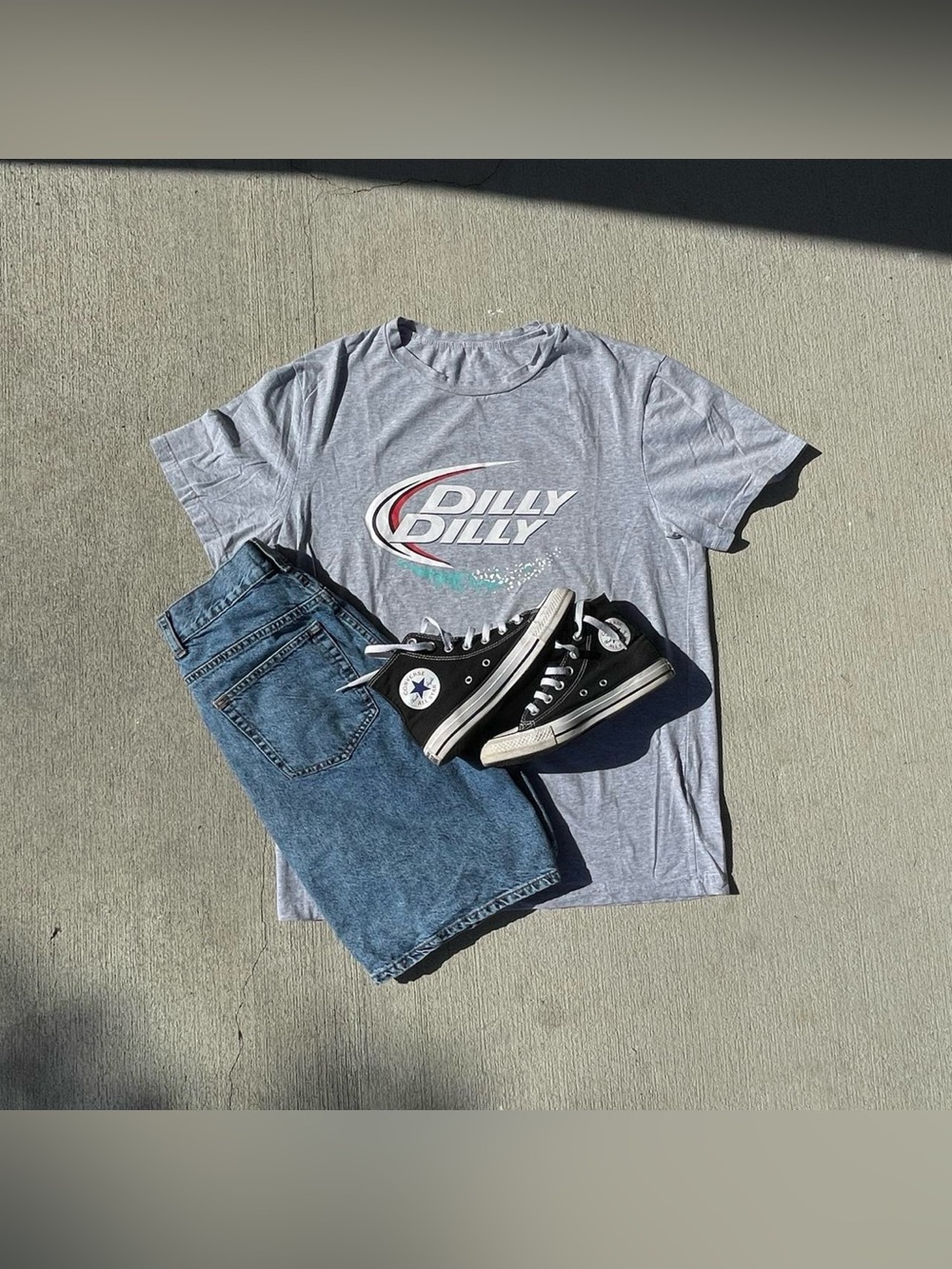 Dilly Dilly bud light Graphic Tee in Heather Gray